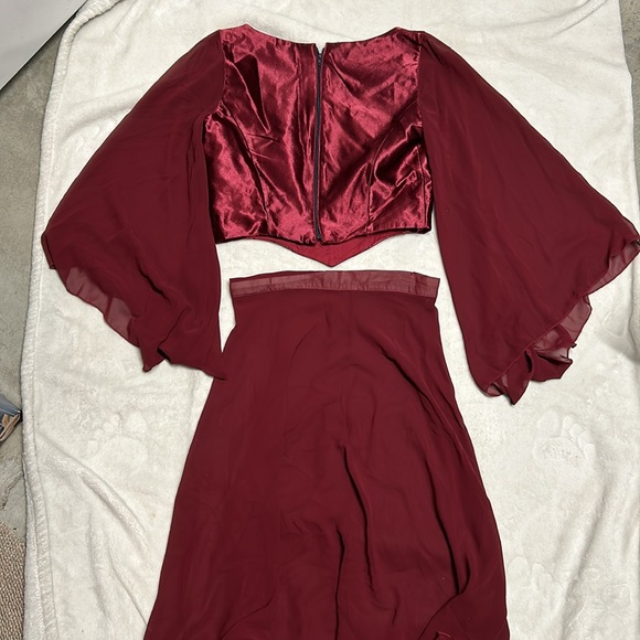 Burgundy dance costume. - Picture 2 of 3